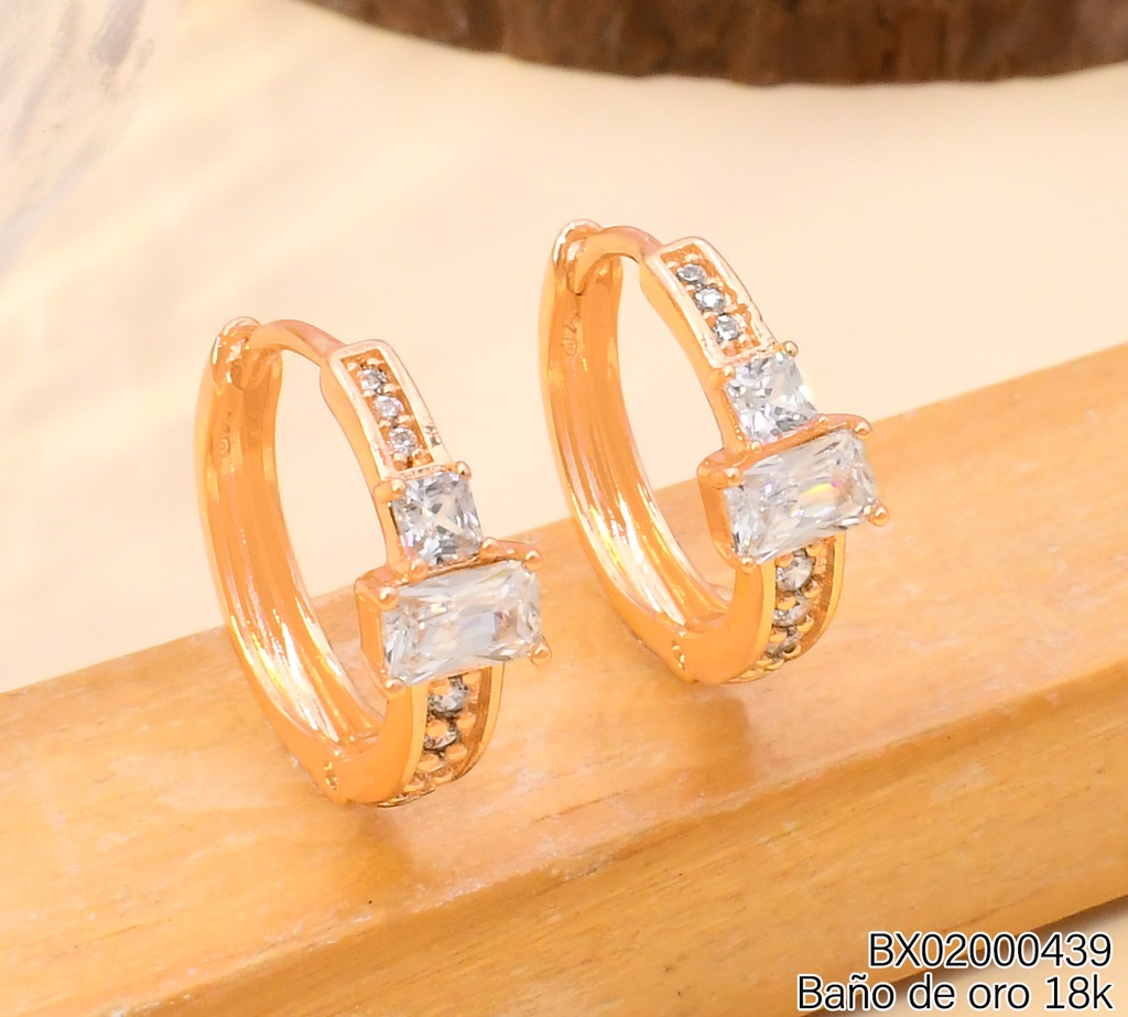 ARETES HUGGIES BAÑO DE ORO 18K XUPING ZIRC RECT. 0371