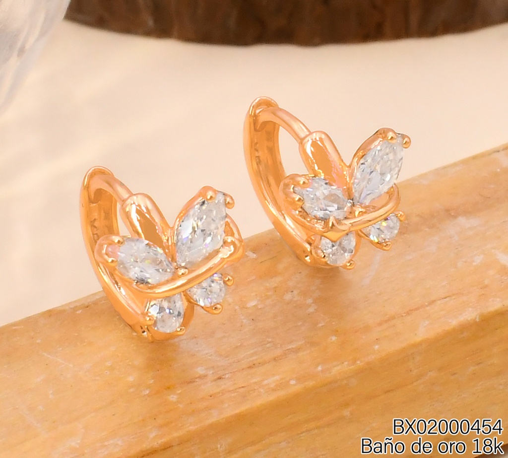 ARETES HUGGIES BAÑO DE ORO 18K XUPING ZIRC. MARIPOSA E87