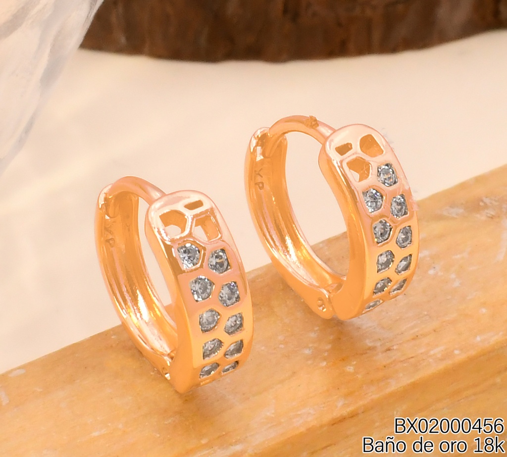 ARETES HUGGIES BAÑO DE ORO 18K XUPING LINEAS ZIRC RD E78
