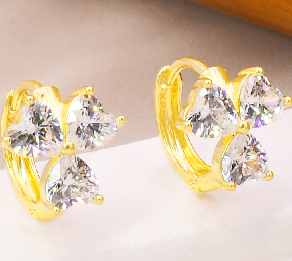 ARETES HUGGIES BAÑO DE ORO 18K XUPING FLOR 3 PETALOS ZIRC. TEXX-0191