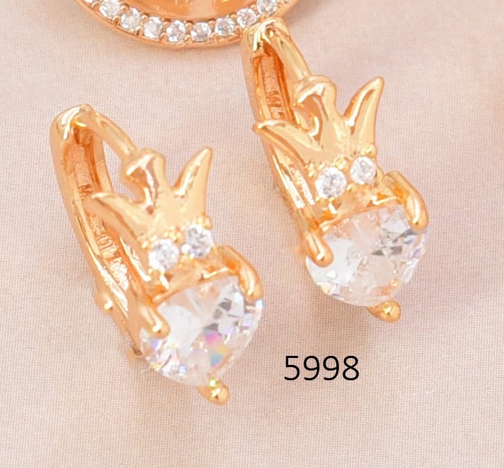 ARETES HUGGIES ZIRC/CORAZON EE5637-291 (IM26)