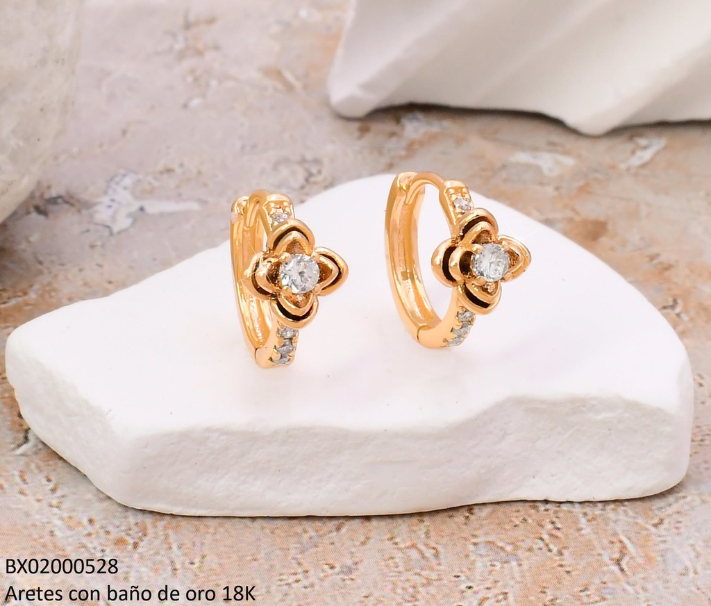 ARETES HUGGIES BAÑO DE ORO 18K. XUPING FLOR C/ZIRC.