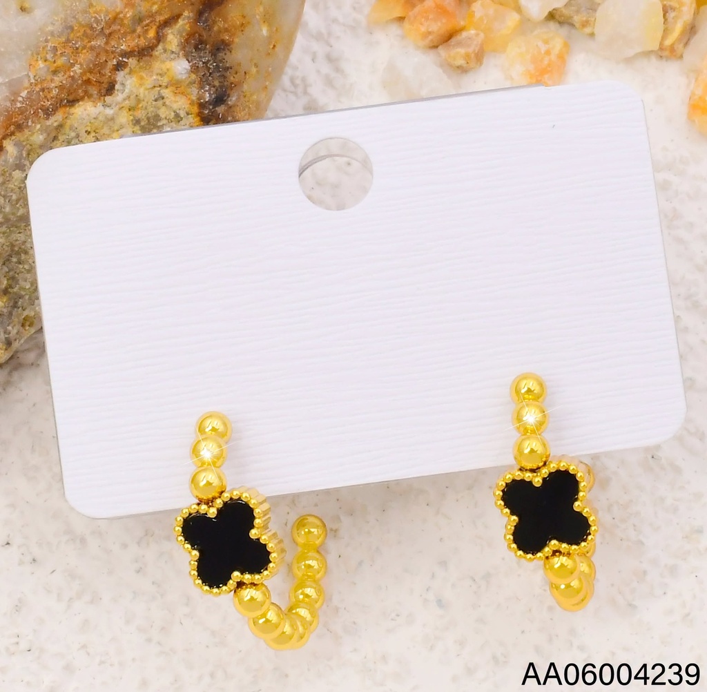 ARETES "C" PELOTITAS/ VAN CLEEF NEGRO EA1335-331 (VC)