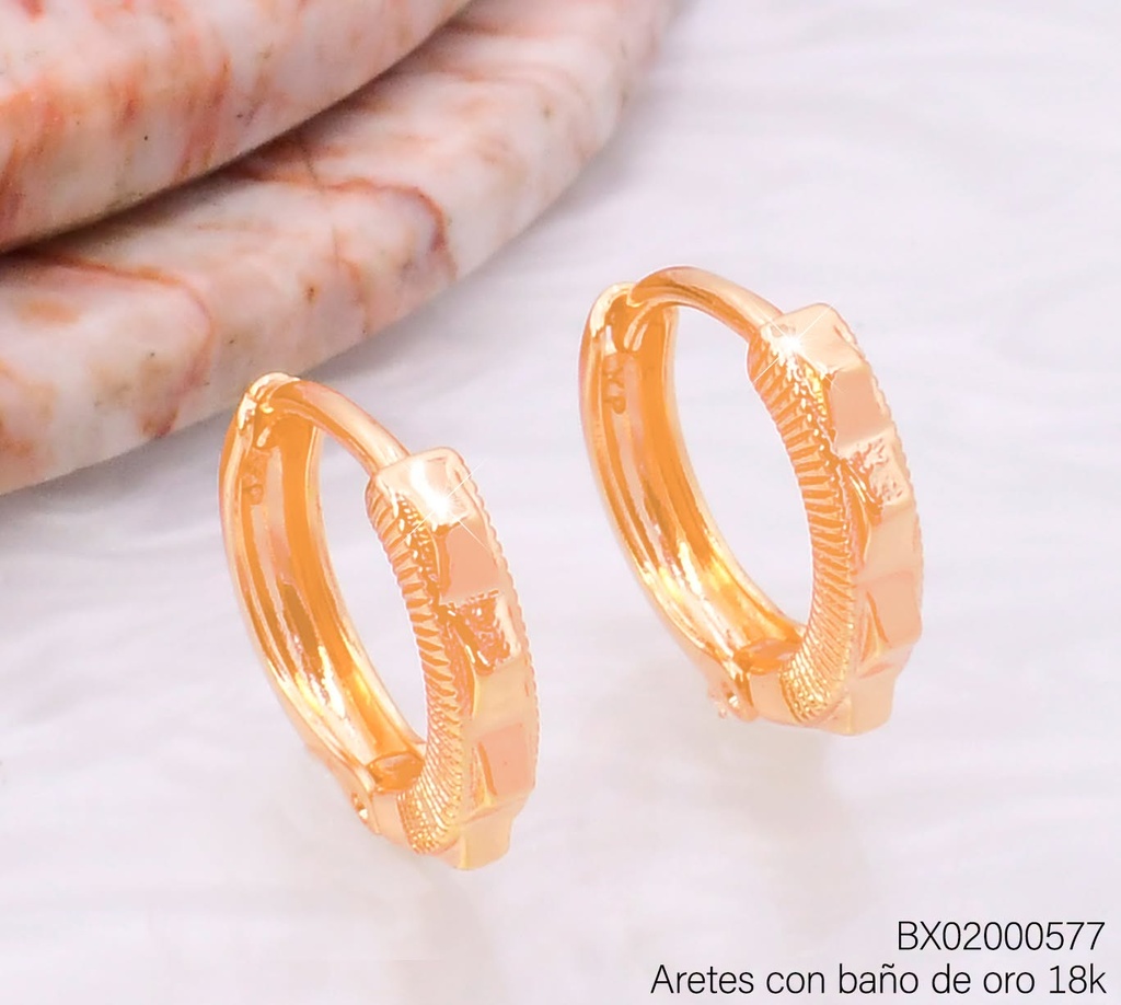 ARETES BAÑO DE ORO 18K XUPING HUGGIES SECCIONADA