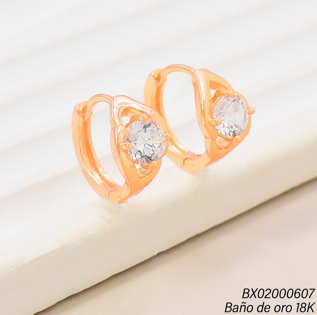 ARETES HUGGIES BAÑO DE ORO 18K. XUPING ZIRC.EN OV.