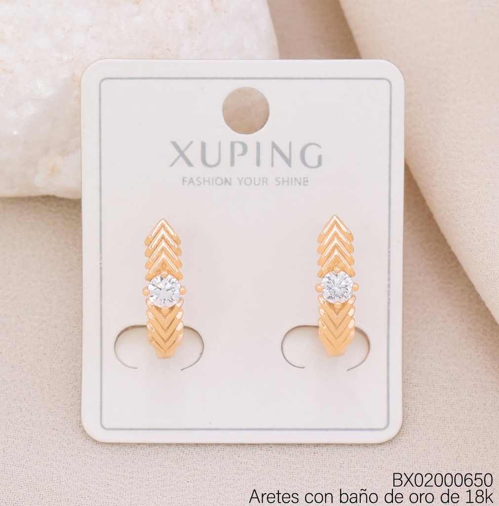 ARETES BAÑO DE ORO 18K. XUPING "V Ʌ" ZIRC. RD CENTRO (X.JL)
