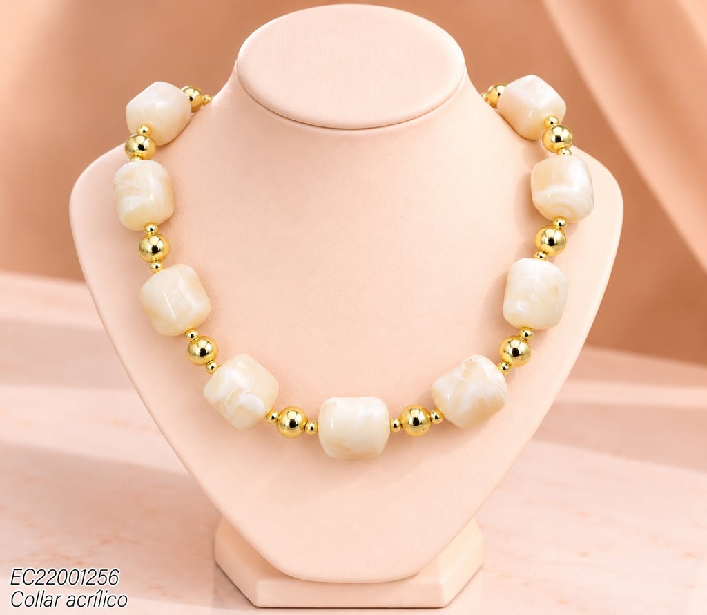 COLLAR PELOTA RECT. CREMA CE843-21 (INV526)
