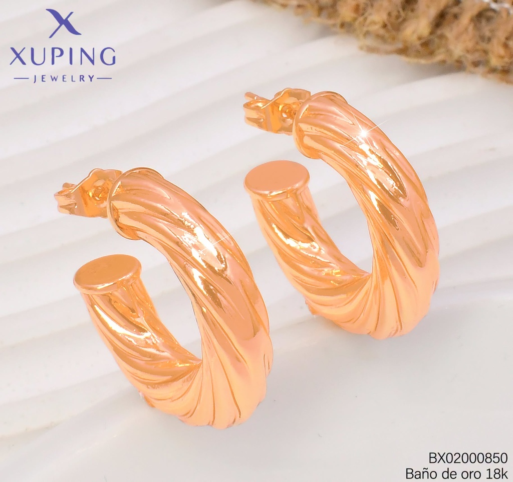 ARETES BAÑO DE ORO 18K XUPING CHUNKY "C" GRAB.LINEAS