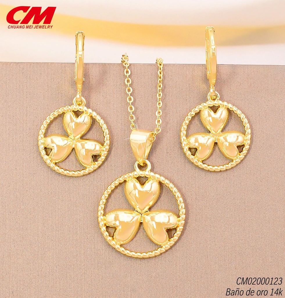 SET BAÑO DE ORO 14K. CIRCULO C/3 CORAZONES ARETES HUGGIES (27A)