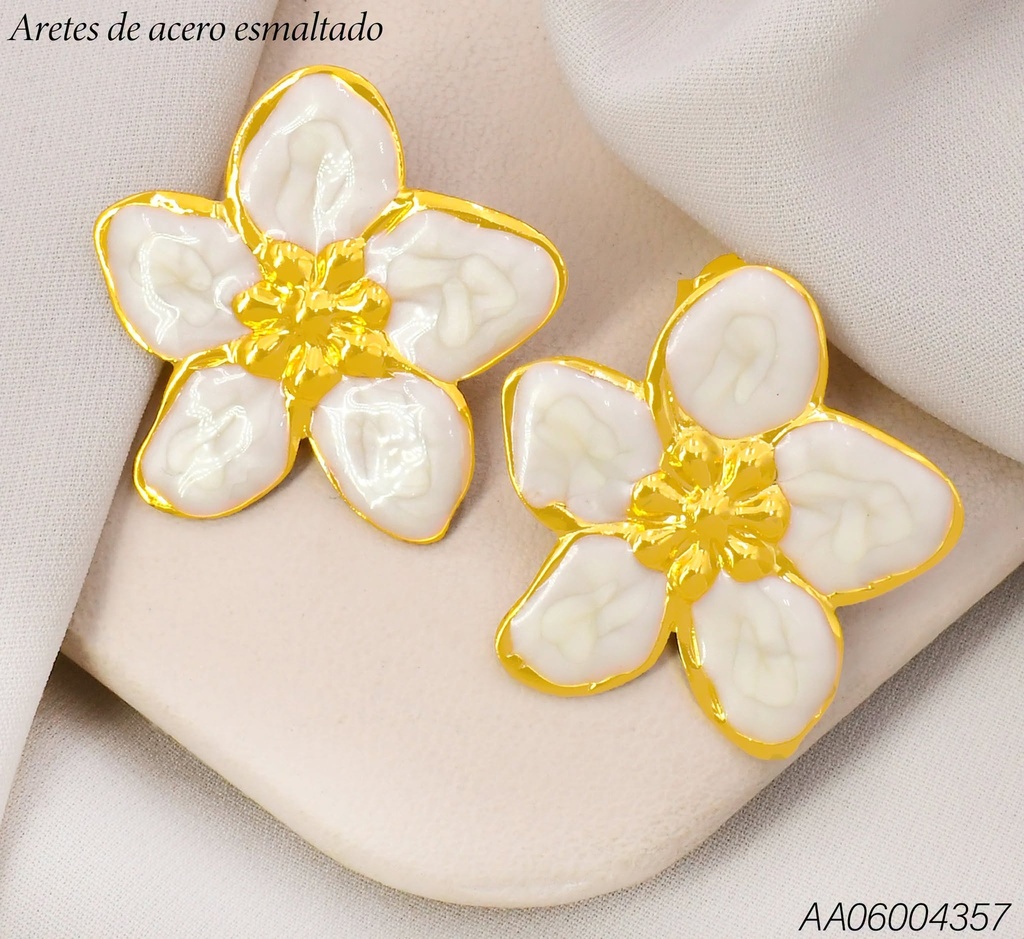 ARETES FLOR 5 PETALOS BLANCOS ESMALTADOS KE124033 (KS26)