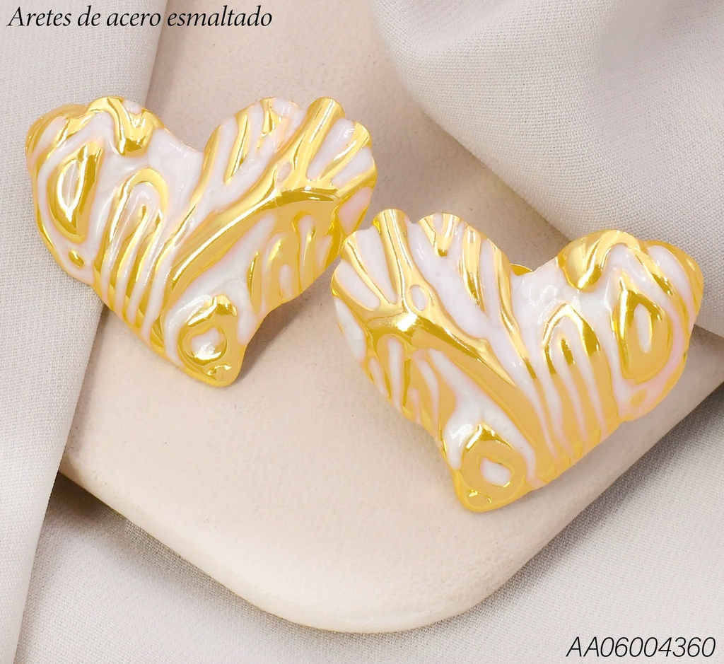 ARETES CORAZON ESMALTADO BLANCO/ DETALLES DOR KE124011 (KS26)