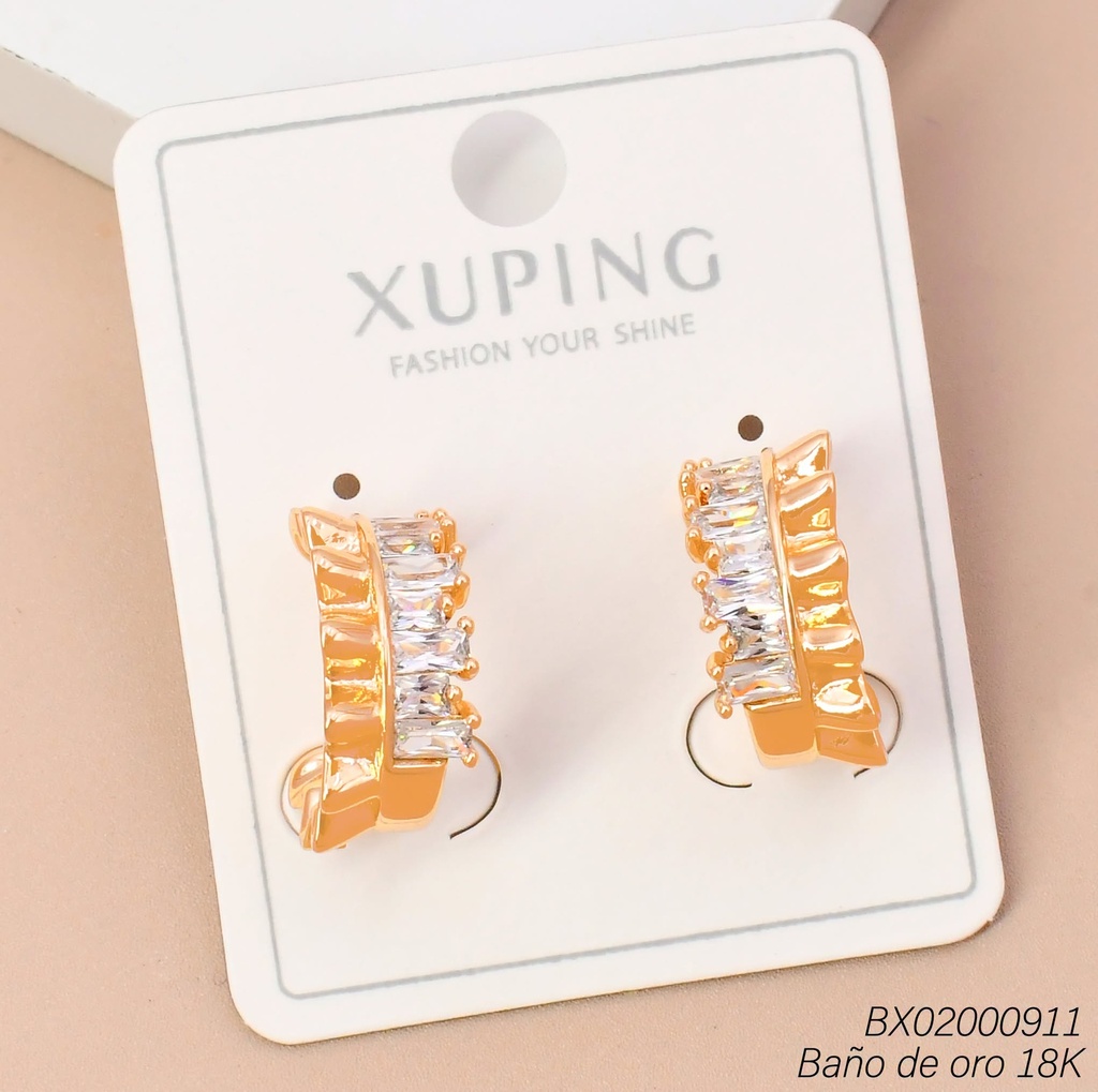 ARETES BAÑO DE ORO 18K. HUGGIES ZIRC RECT/BORDE RELIEVE (XAG)