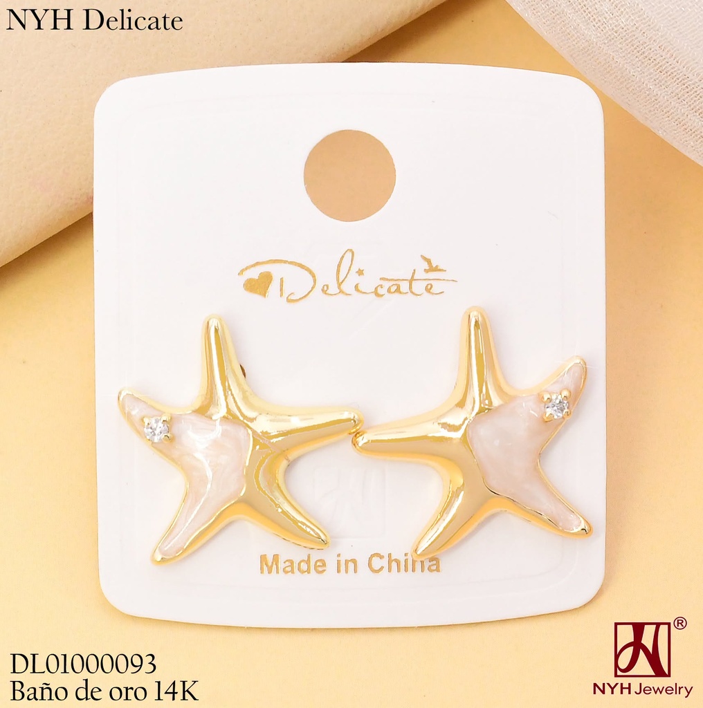 ARETES BAÑO DE ORO 14K. ESTRELLA MITAD ESMALTADO CREMA GSH1537A (OC.)