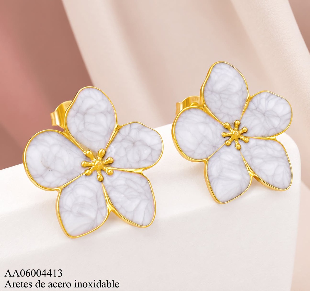 ARETES FLOR ESMALTADA GRIS WH00065 (10C).