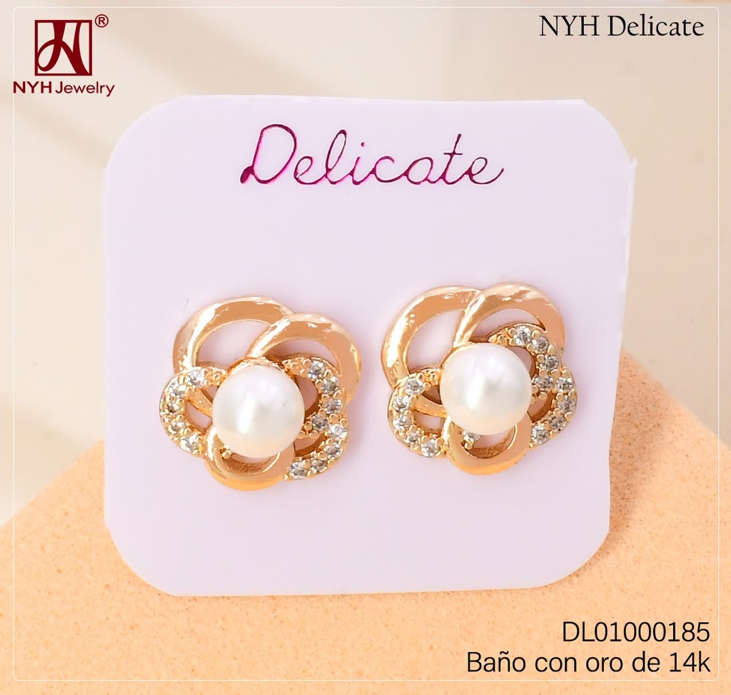 ARETES BAÑO DE ORO 14K.5MM FLOR ESPIRAL PERLA WD3415A (DEL211026)