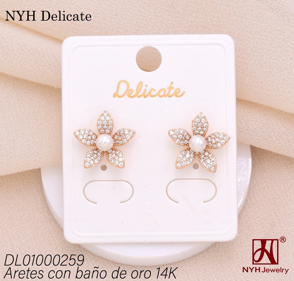 ARETES BAÑO DE ORO 14K. FLOR/PERLA ZIRC. (DEL212026)