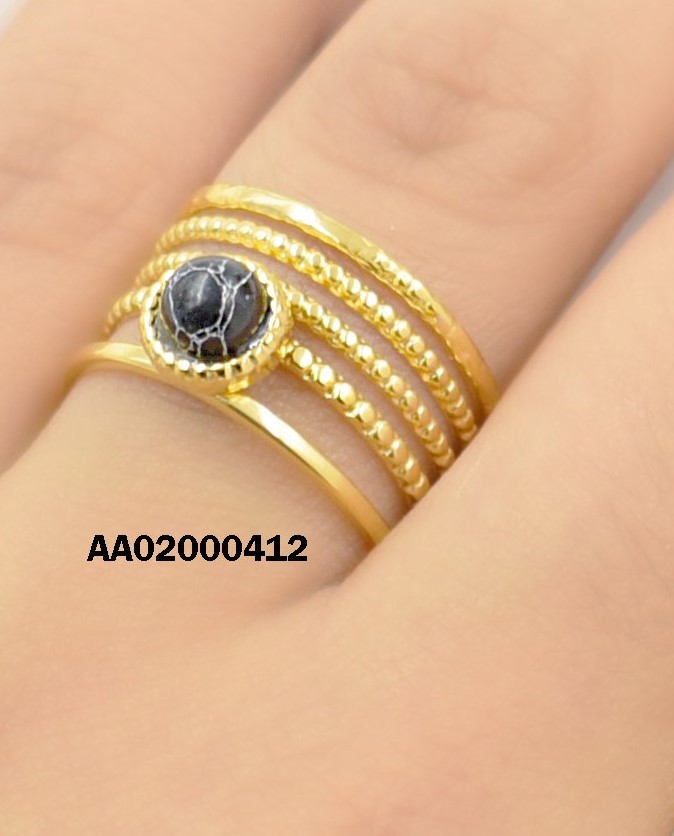 ANILLO 5 LÍNEAS VARIAS C/PIEDRA REDONDA NEGRA
