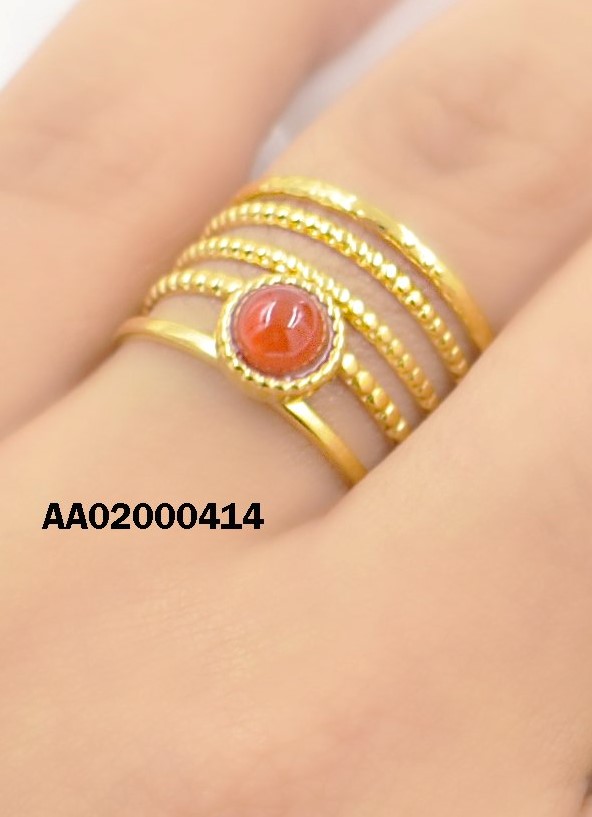 ANILLO 5 LÍNEAS VARIAS C/PIEDRA REDONDA ROJA