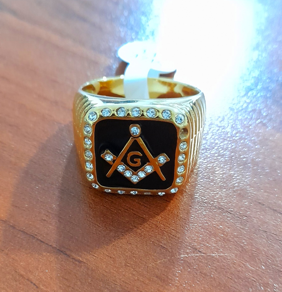 ANILLO ACERO CUADRADO FONDO NEGRO CON LETRA G