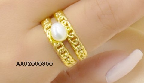 ANILLO AJUSTABLE 2 LÍNEAS DE GRABADO,PERLA AL CENTRO