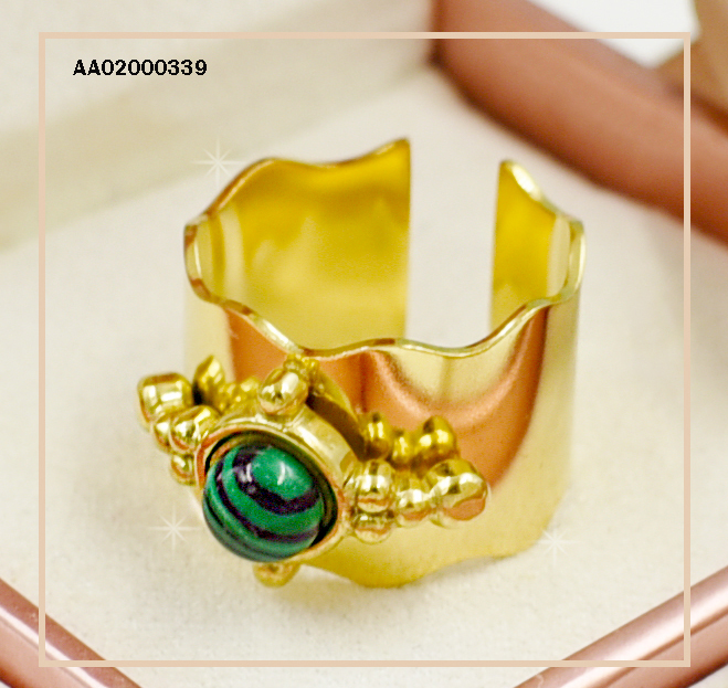 ANILLO ANCHO AJUSTABLE PIEDRA VERDES RAYAS ENGRAS