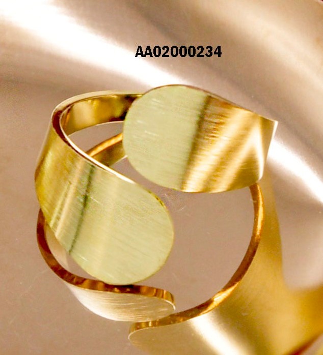 ANILLO DORADO ABIERTO BORDES EN DIRECCIONES OPUESTAS