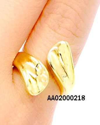 ANILLO DORADO ABIERTO POR ENCIMA