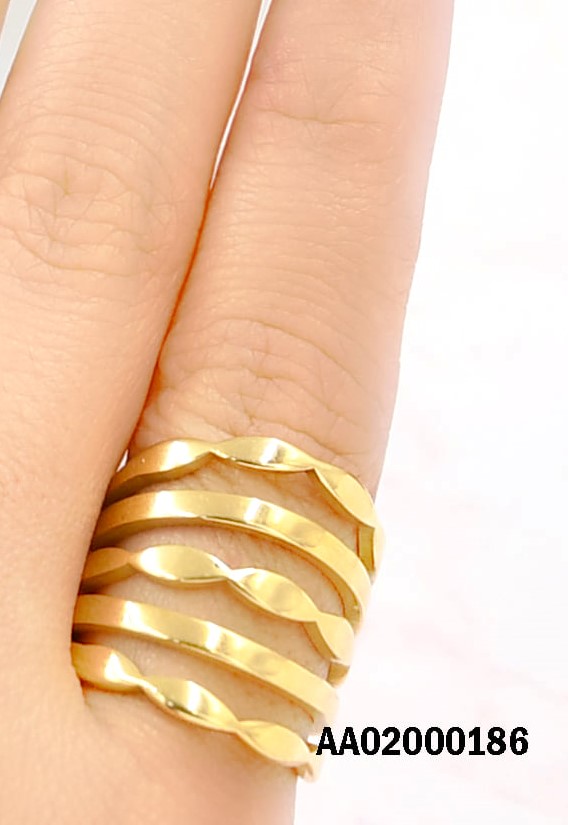 ANILLO DORADO CINCO LINEAS HORIZONTALES