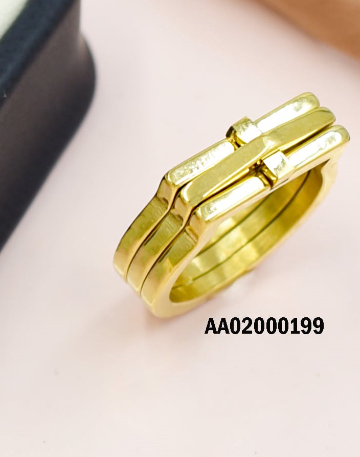 ANILLO DORADO DE MESA CON CRUZ AL CENTRO