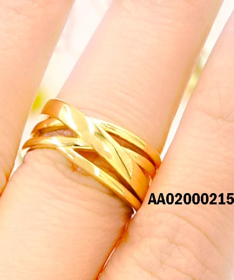 ANILLO DORADO LÍNEAS ENTRELAZADAS
