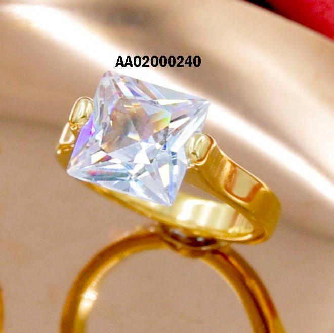 ANILLO DORADO SOLITARIO ZIRCONIA CUADRADA