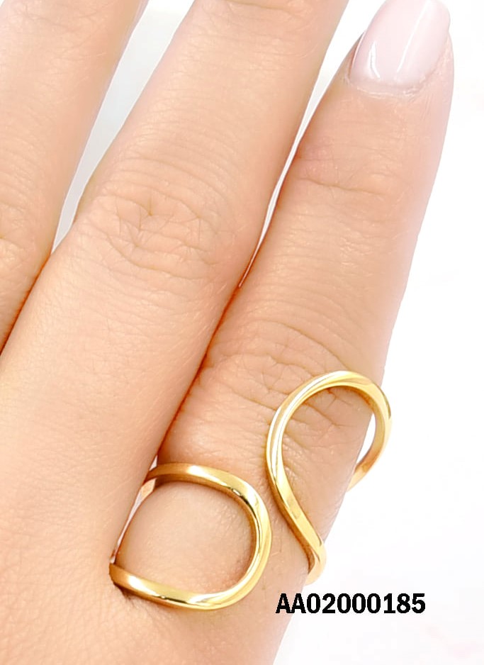 ANILLO DORADO UN ÓVALO FRENTE A OTRO