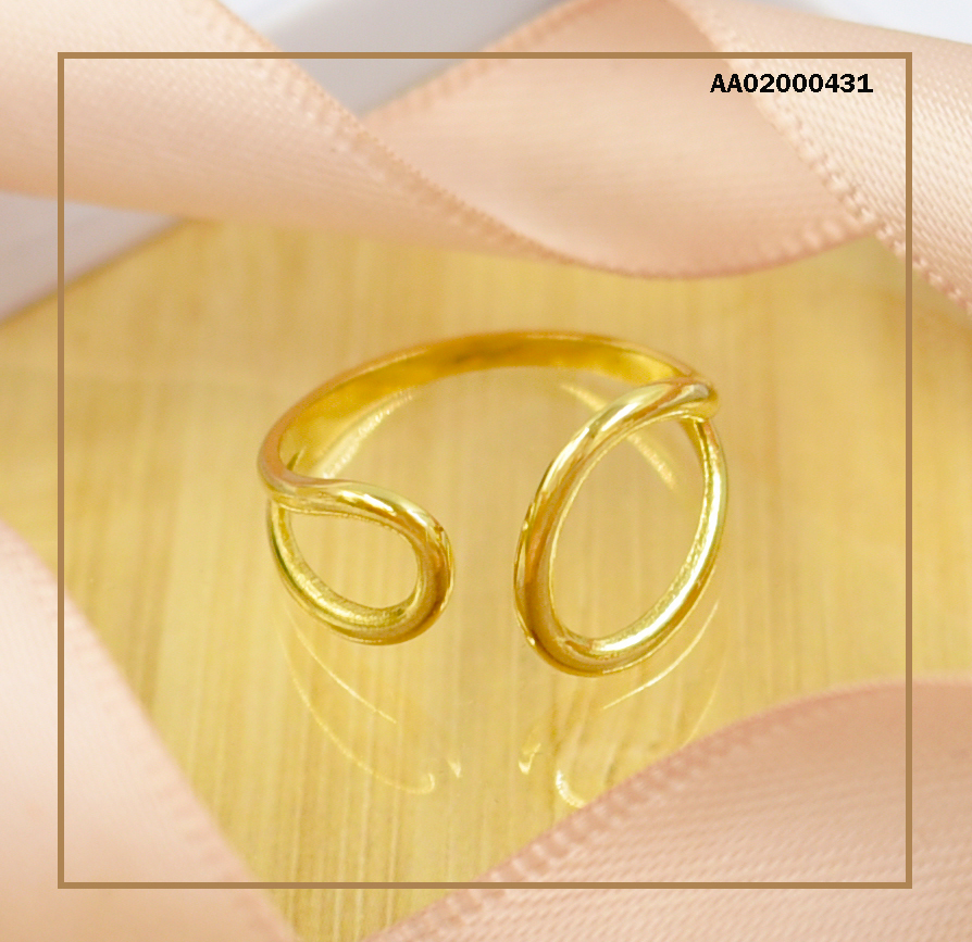 ANILLO DOS CÍRCULOS PEQUEÑOS A AMBOS LADOS