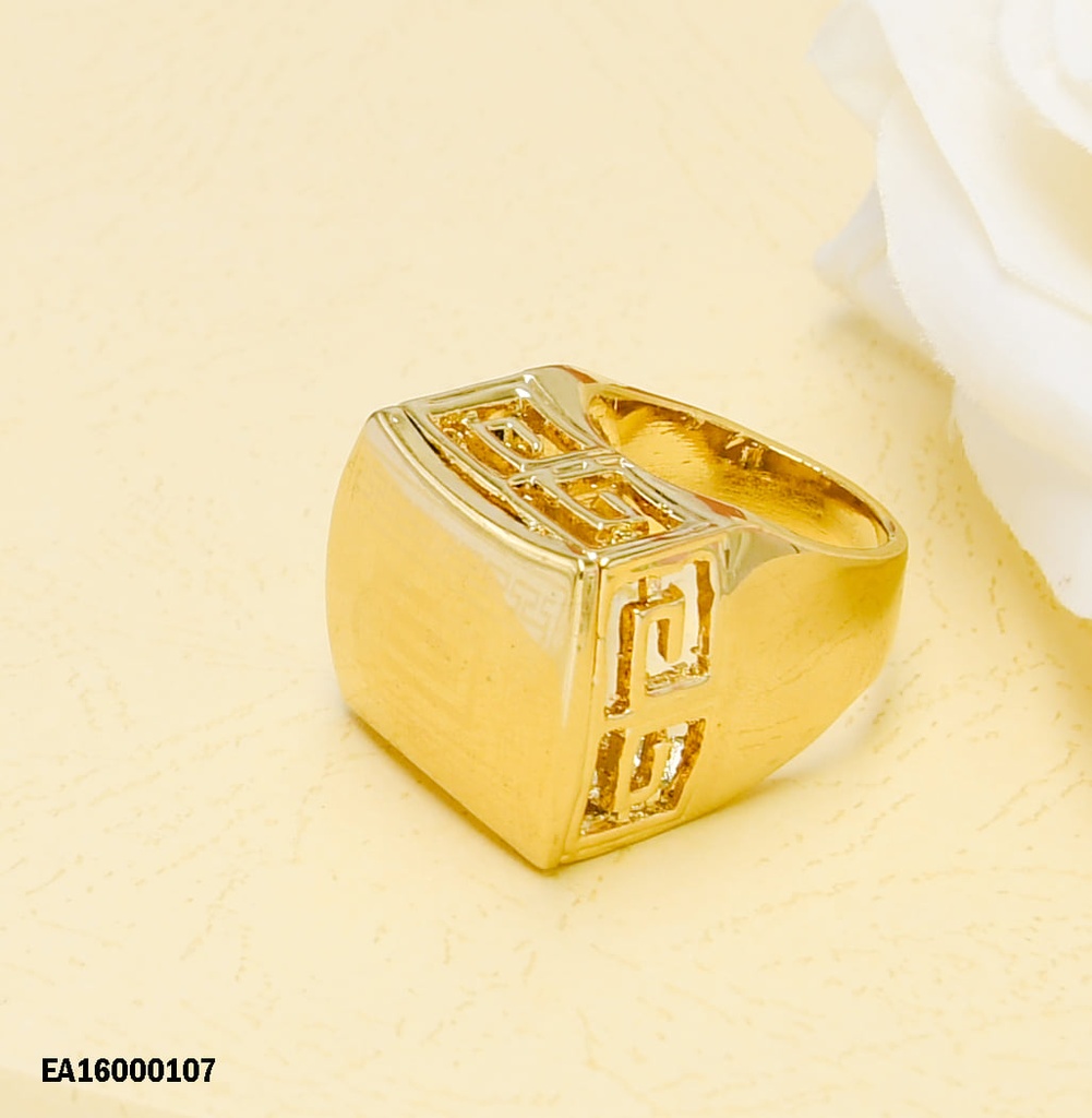 ANILLO ENCHAPADO DORADO CUADRADO CON GRABADO