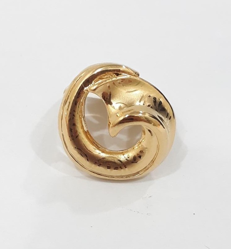 ANILLO ENCHAPADO DORADO DE CIRCULO ENRROLLADO