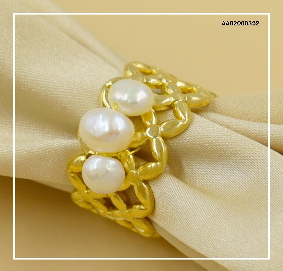 ANILLO ENREJADO C/TRES PERLAS AL CENTRO