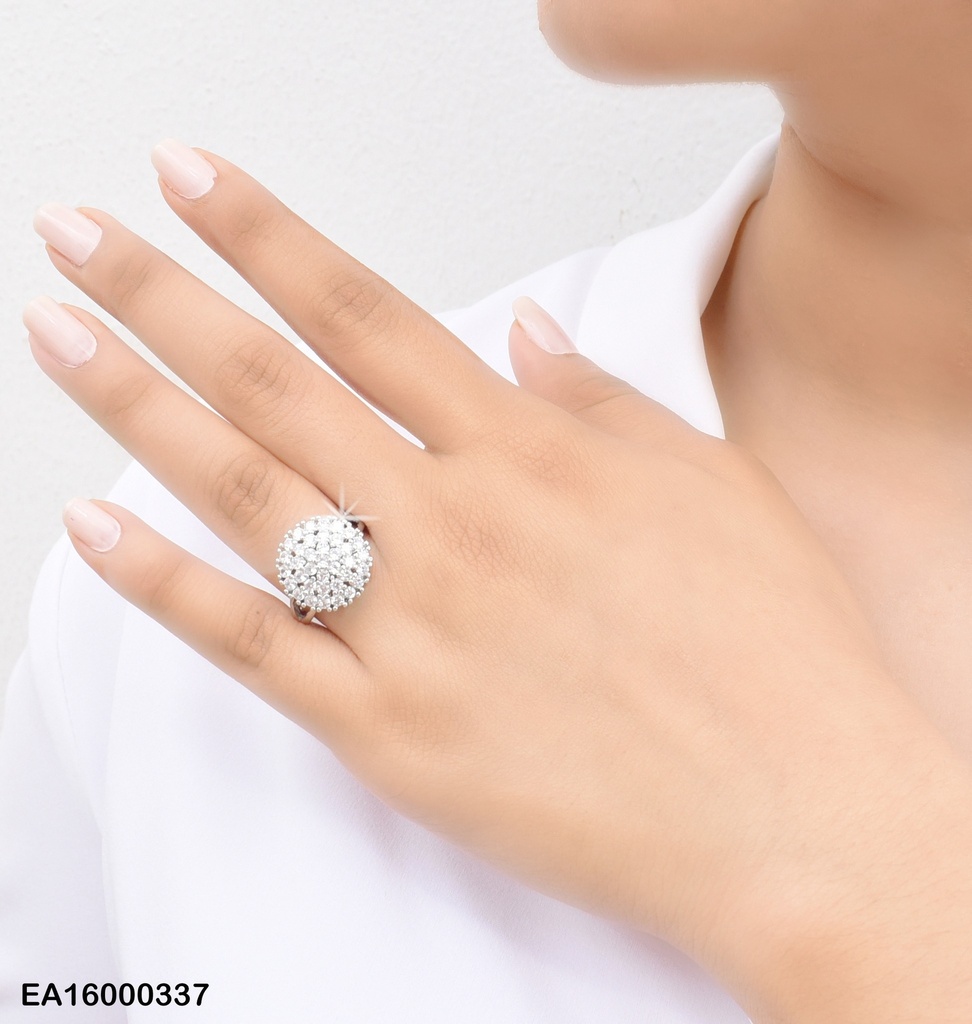 ANILLO PLATEADO REDONDO DE ZIRCONIAS