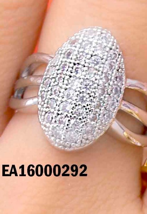 ANILLO PLATEADO ÓVALO C/ZIRCONIAS