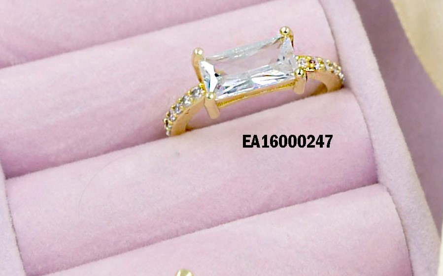 ANILLO SOLITARIO PIEDRA RECTÁNGULARY ZIRCONIAS