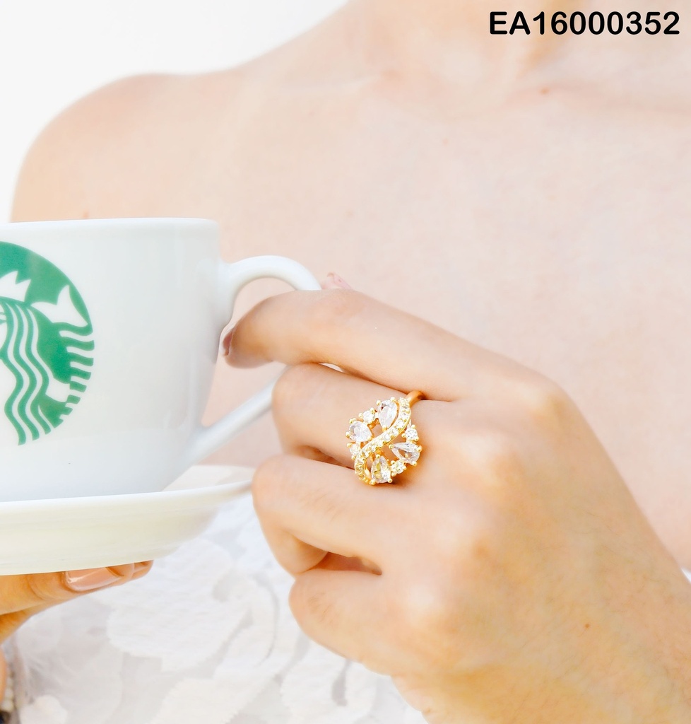 ANILLO ZIRCONIAS ROMBO REDONDEADO C/LÍNEA ZIR.