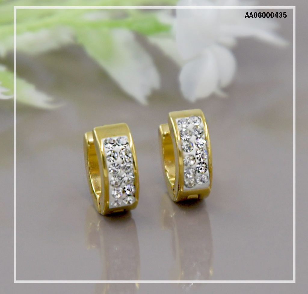ARETE HUGGIES DORADOS DELGADOS CON ZIRCONIA (PAQUETE DE 3)