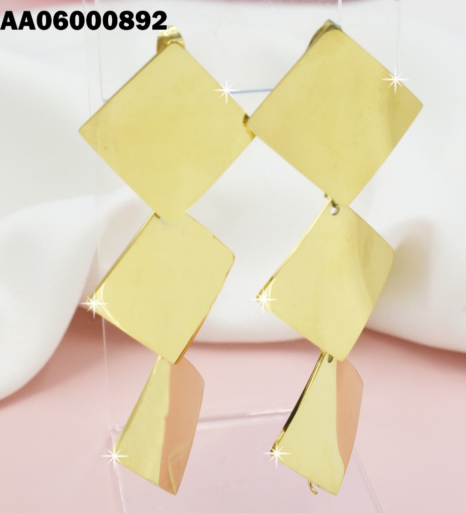 ARETES COLGAR 3 PLACAS ROMBO DORADAS LISAS
