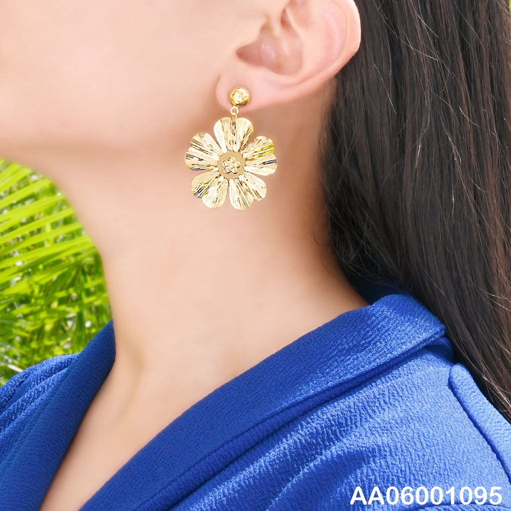 ARETES COLGAR FLOR CON LÍNEAS EN LOS PETÁLOS