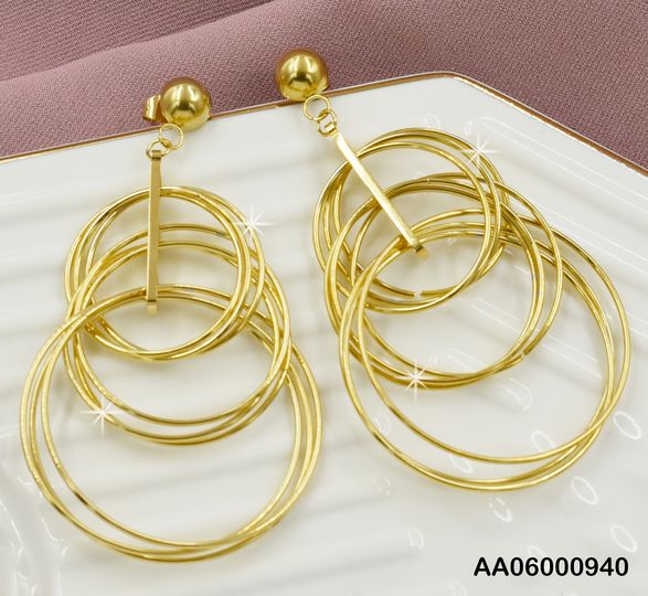 ARETES CÍRCULOS ENTRELAZADOS 3 NIVELES