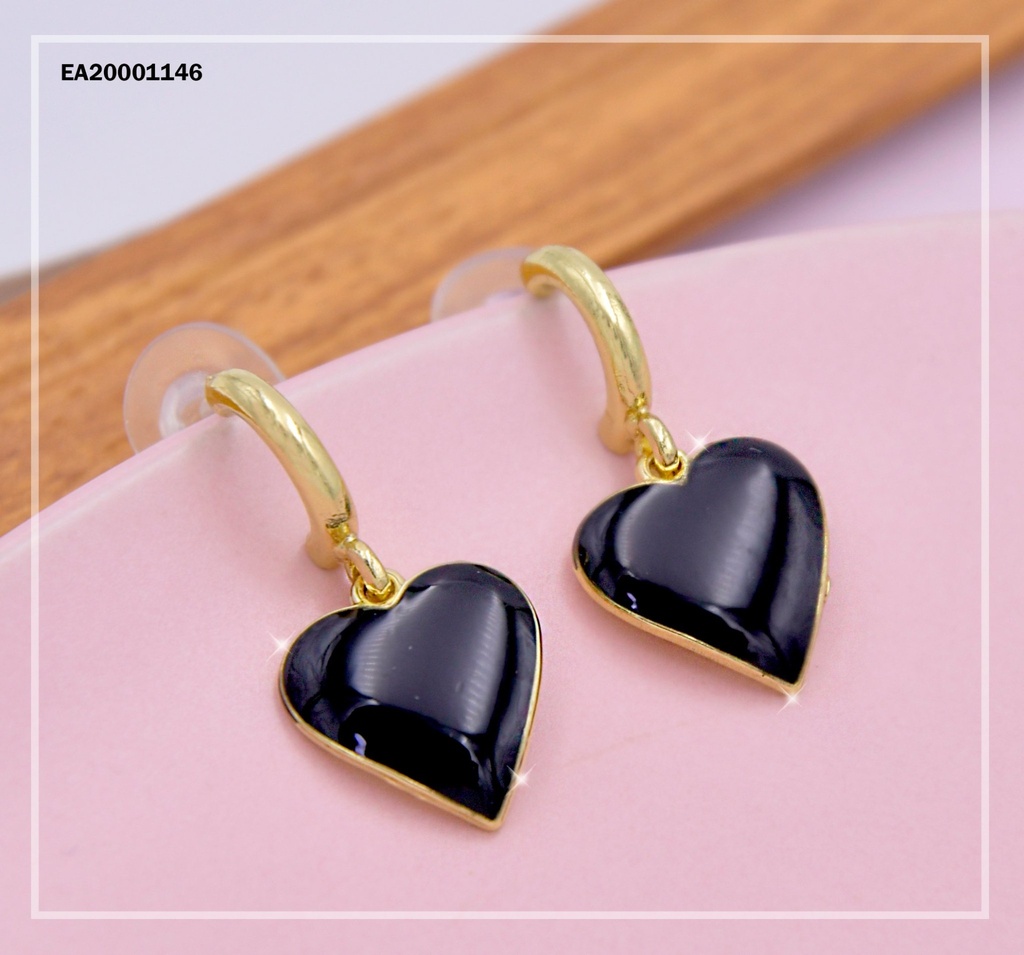 ARETES DE COLGAR CORAZÓN NEGRO