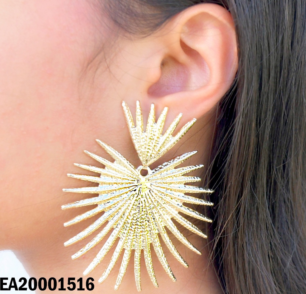 ARETES DE COLGAR DORADO CON PUNTAS