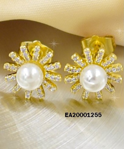 ARETES FLOR PETÁLOS ZIRCONIAS PERLA AL CENTRO