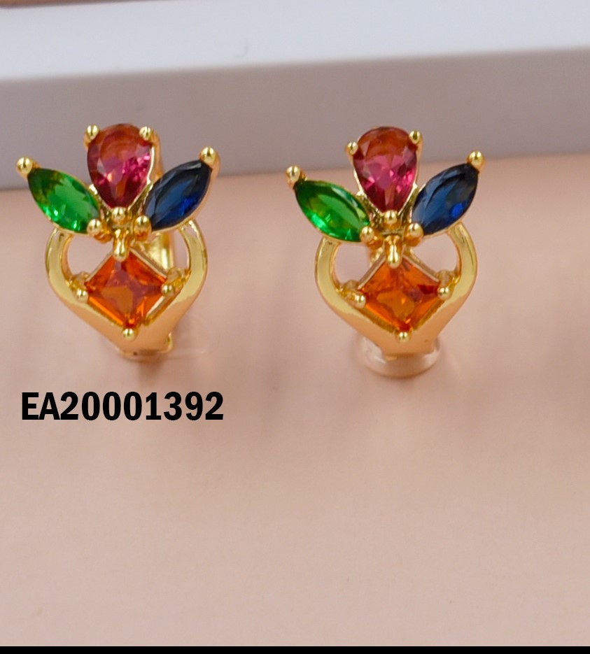 ARETES HUGGIES CÍRCULO ZIRCONIAS COL. 3PETÁLOS/🔷