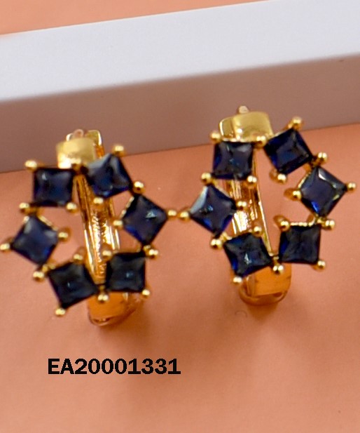 ARETES HUGGIES FLOR DE CUADROS AZULES