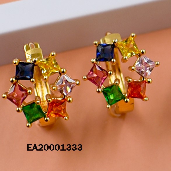 ARETES HUGGIES FLOR DE CUADROS ZIRCONIAS COL.